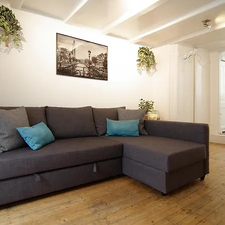 Cosy Right In The Center With Airco! Bed & Breakfast *