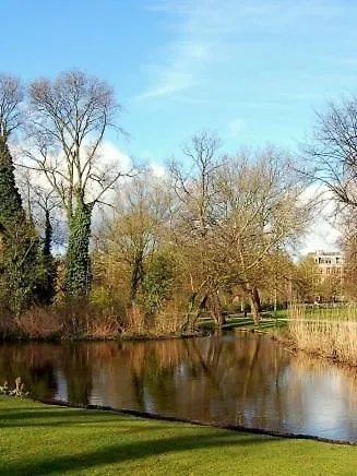 Onefam Amstel Hostel