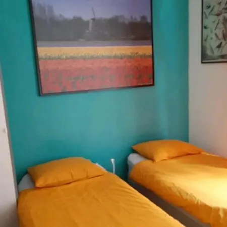 Homestay Nicole, Not For Parties, Not A Hotel, With Shared Bathroom, No Kitchen Amsterdam
