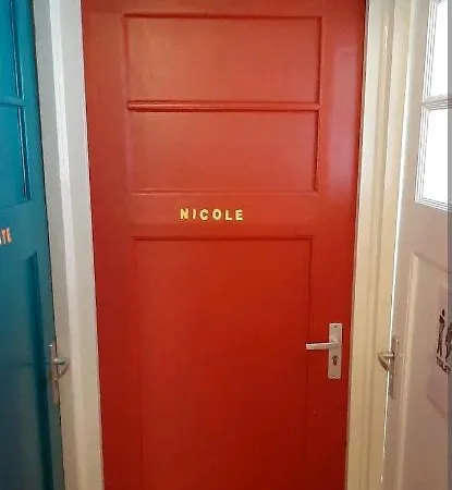 Nicole, Not For Parties, Not A Hotel, With Shared Bathroom, No Kitchen Homestay Amsterdam