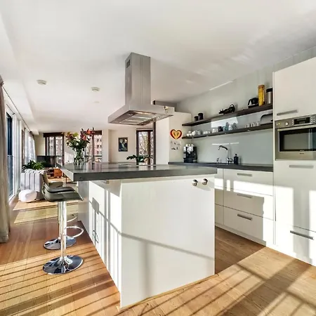 170m2 With Jacuzzi & Steam Bath In Center Of Apartment