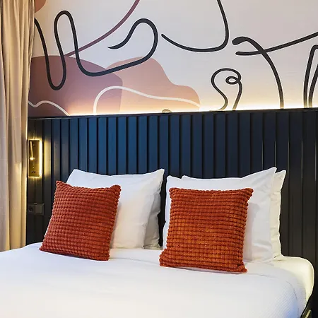 Huygens Place 4*
