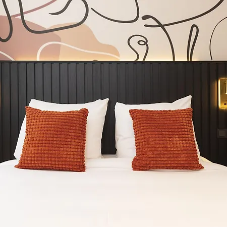 Huygens Place 4*