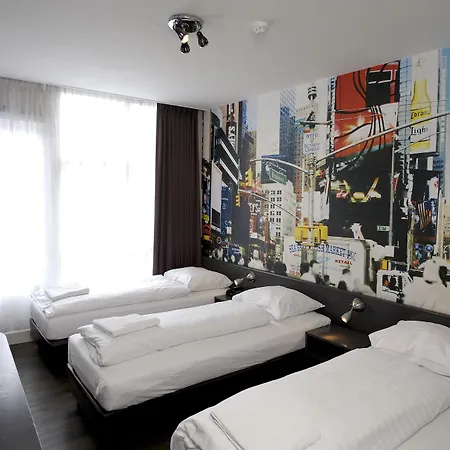 Tourist One Hotel 2*
