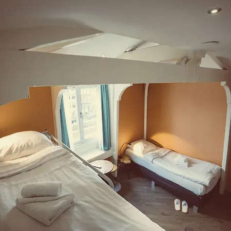 Tourist One 2* Amsterdam