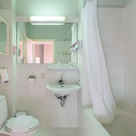 The Neighbour's Magnolia Hotel 3*