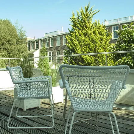 The Neighbour's Magnolia Hotel 3*