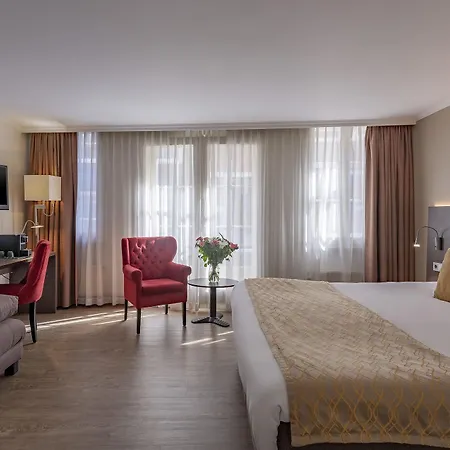 Avenue Hotel 3*