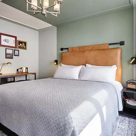 The Hoxton, 4*