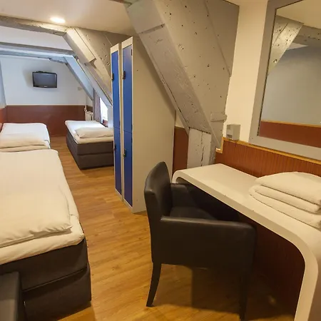 Travel 2* Amsterdam