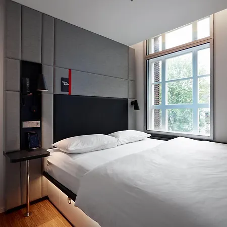 Citizenm Amstel Hotel 4*