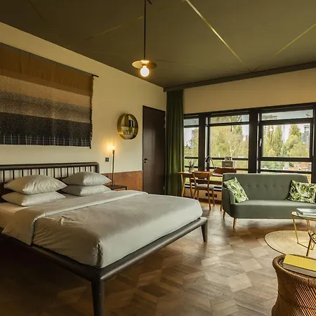 V Fizeaustraat Hotel 4*