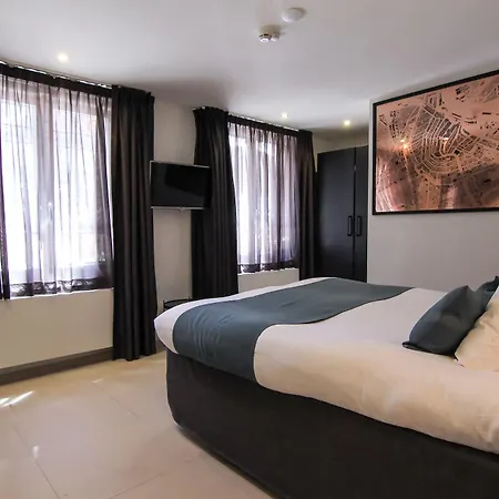 Hotel No. 377 House