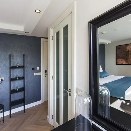 Hotel No. 377 House 3*