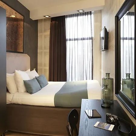 Hotel No. 377 House