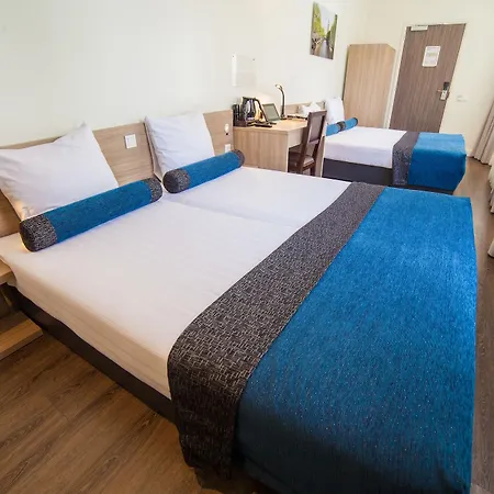 Library Hotel 3*