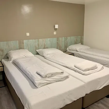 Damrak Hotel 2*