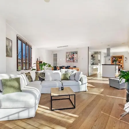 170m2 With Jacuzzi & Steam Bath In Center Of Apartment Amsterdam