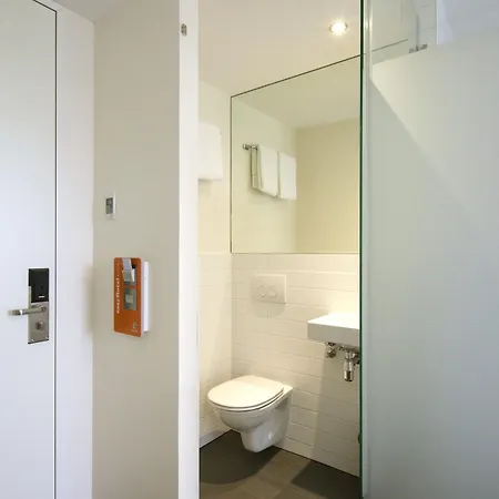 Easyhotel City Centre South Hotel 2*
