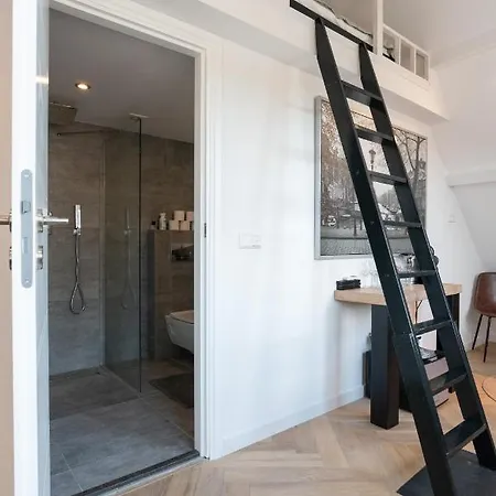 Raam Studio's Homestay *
