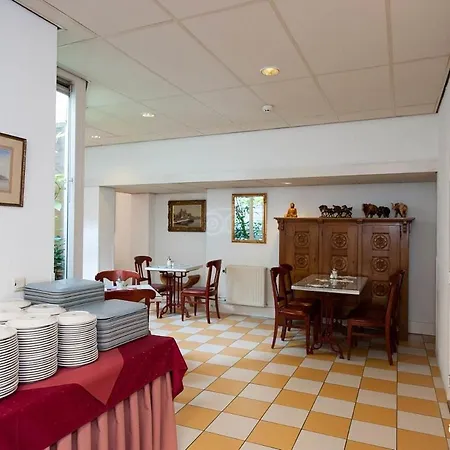 Hotel Rho