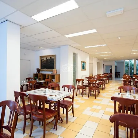 Rho Hotel 3*