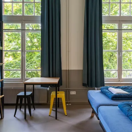 Stayokay Vondelpark Hostal