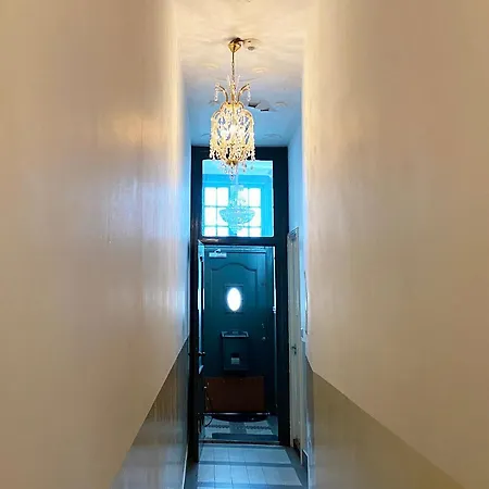 Canal Hideaway Гостевой дом *