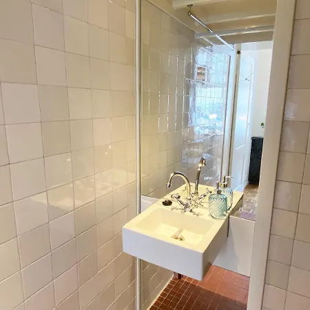 Гостевой дом Canal Hideaway *