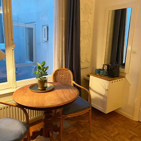 Canal Hideaway Гостевой дом Амстердам