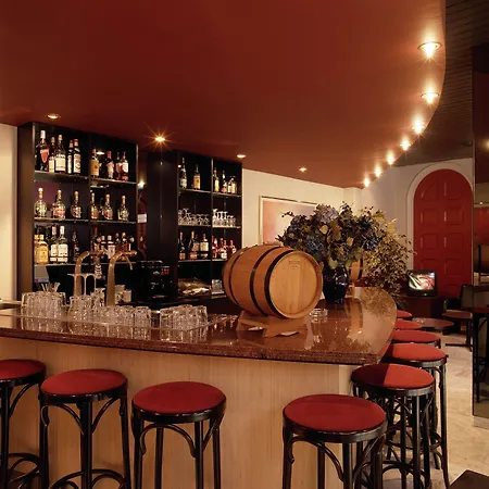 Western Dam Square Hotel