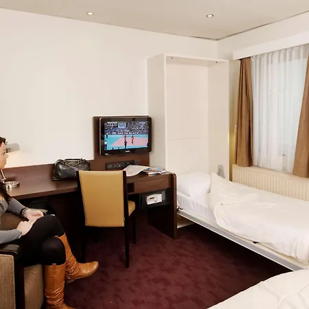 Best Western Dam Square 3*