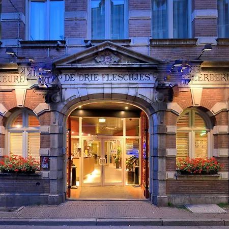 Western Dam Square 3*