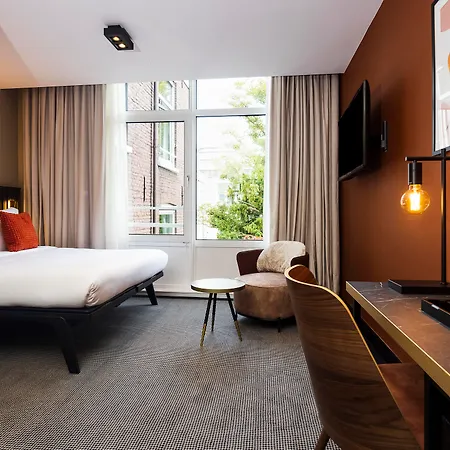 Huygens Place 4*