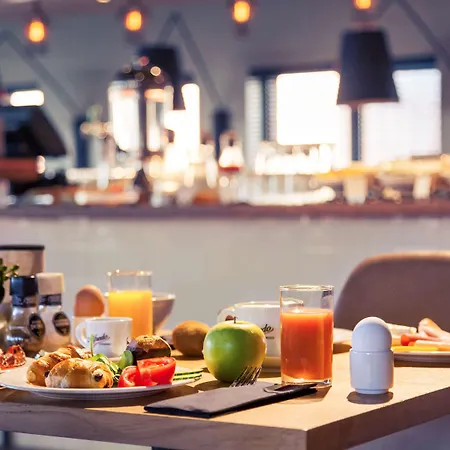 Hotel Mercure Sloterdijk Station 4*