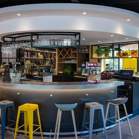 Hotel Campanile & Restaurant Zuid-oost Amesterdão