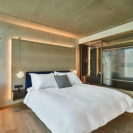Ruby Emma Hotel 4*