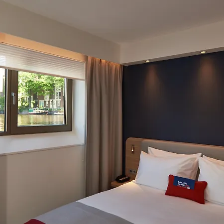 Hotell Express - Hall By Ihg