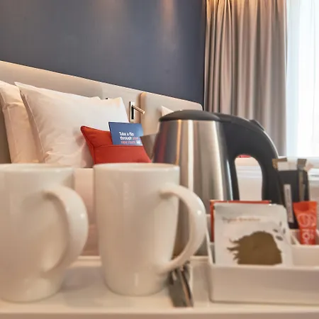 Hotell Express - Hall By Ihg