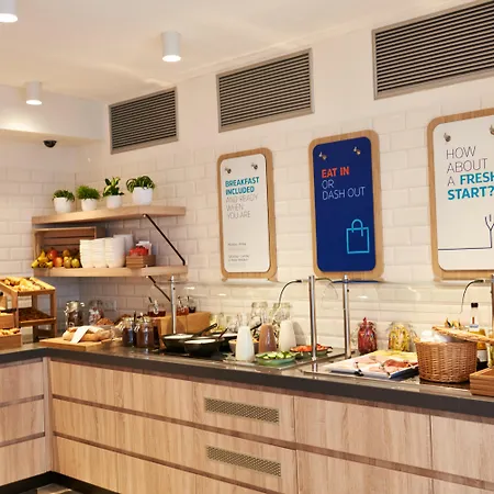 Hotell Express - Hall By Ihg
