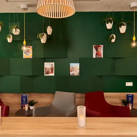 Express - Hall By Ihg Hotell