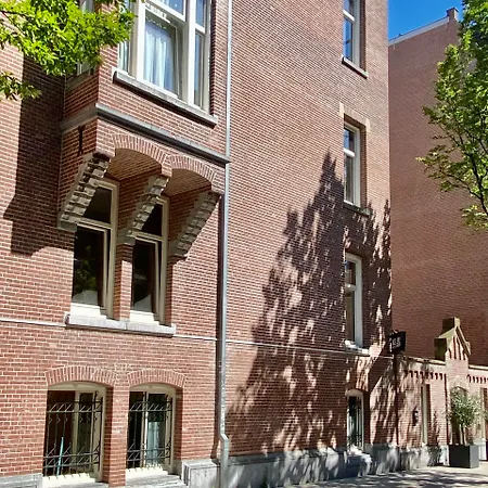 Gogh Hotel 3*
