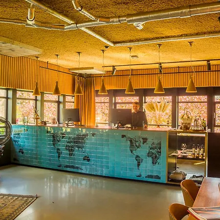 Hotel V Fizeaustraat 4*