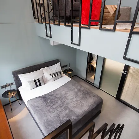 Quentin Zoo Hotel