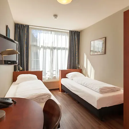 A-train Hotel