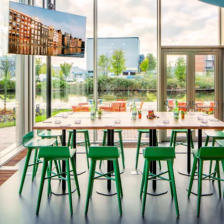 מלון Yotel 4*