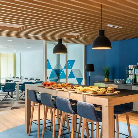 Express - North Riverside By Ihg Hotel 3*