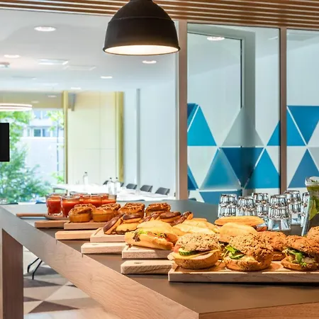 Express - North Riverside By Ihg Hotel