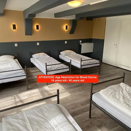 Hostel Xplore *