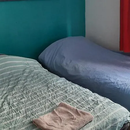 Homestay Nicole, Not For Parties, Not A Hotel, With Shared Bathroom, No Kitchen *